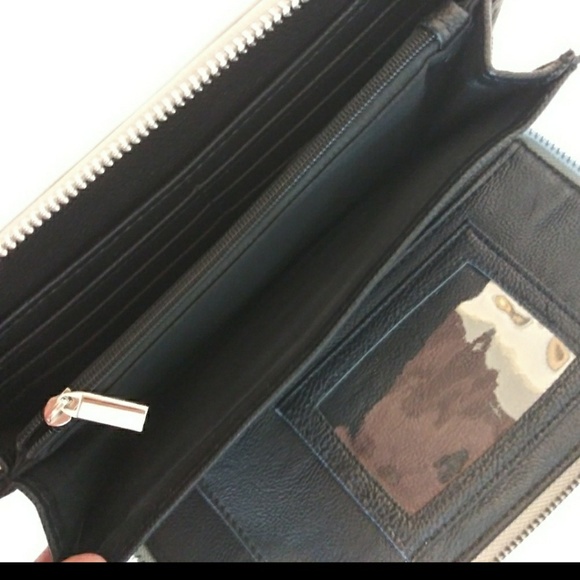 NWT BETSEY JOHNSON WRISTLET WALLET ORGANIZER CASE - Picture 5 of 5